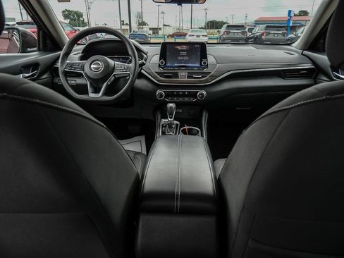 Used 2023 Nissan Altima 2.5 SV FWD image 41