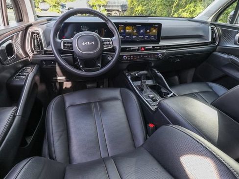Used 2025 Kia Sorento S w/ Panoramic Sunroof Package FWD image 16