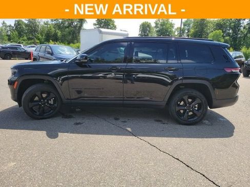 Used 2023 Jeep Grand Cherokee L Laredo AWD/4WD image 7