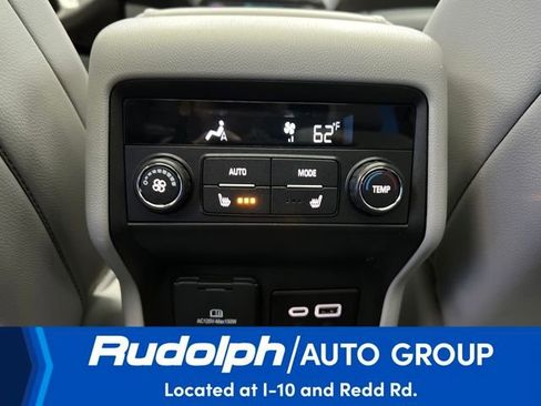 Used 2023 GMC Acadia SLT w/ Preferred Package image 16
