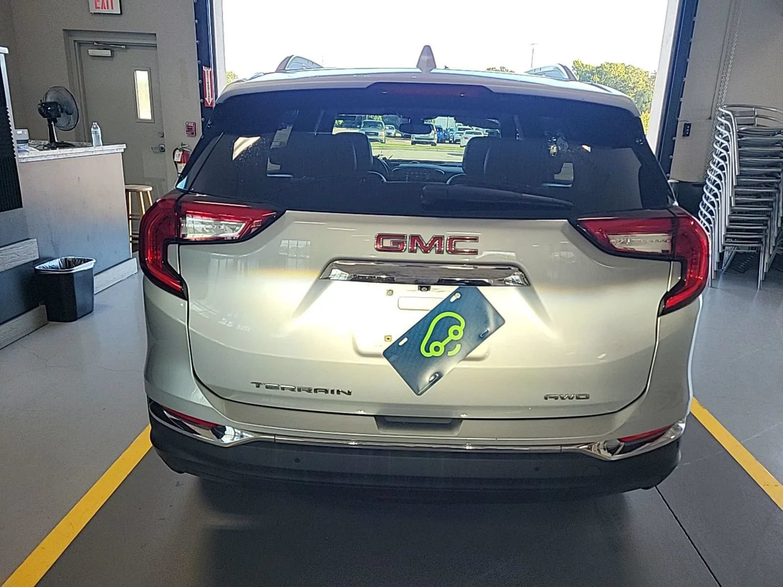 Used 2022 GMC Terrain SLT AWD/4WD image 4