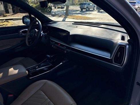 Used 2025 Kia Sorento SX Prestige w/ Olive Brown Leather Package image 22