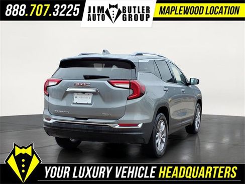 Used 2024 GMC Terrain SLT image 4
