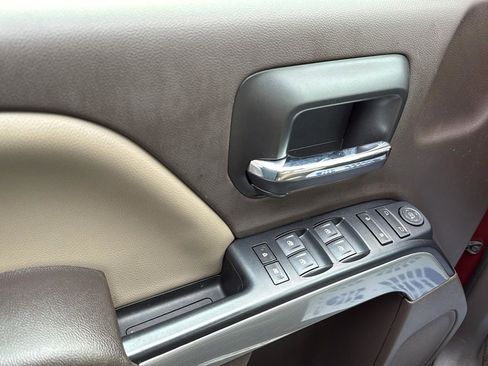 Used 2018 Chevrolet Silverado 1500 LT w/ Texas Edition image 9