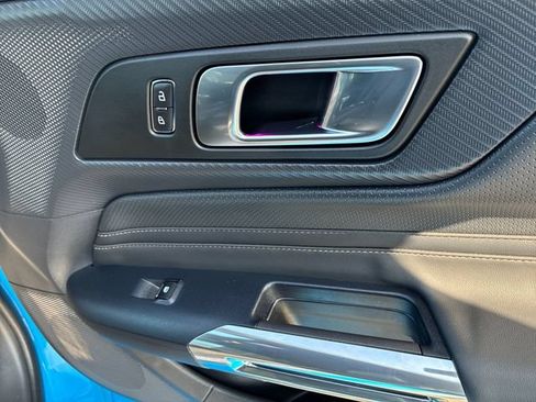 Used 2025 Ford Mustang GT Premium RWD image 18