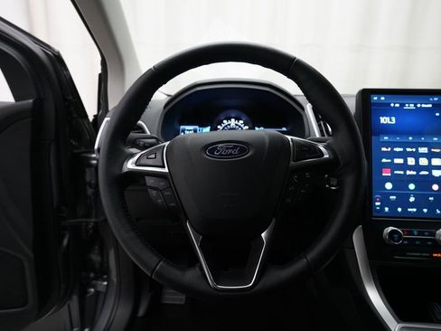 Used 2024 Ford Edge SEL w/ Convenience Package AWD/4WD image 4