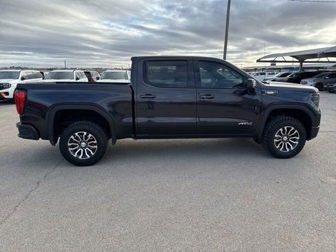 Used 2023 GMC Sierra 1500 AT4 w/ Technology Package image 9