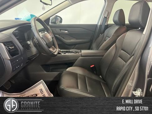 Used 2026 Nissan Rogue SL AWD/4WD image 17