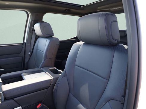 New 2026 Toyota Tundra Platinum w/ TRD Off-Road Package AWD/4WD image 8