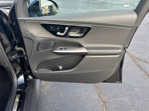 Certified 2025 Mercedes-Benz GLC 300 image 15