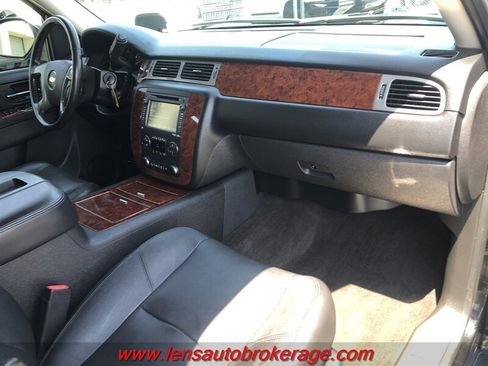 Used 2013 Chevrolet Avalanche LTZ AWD/4WD image 23