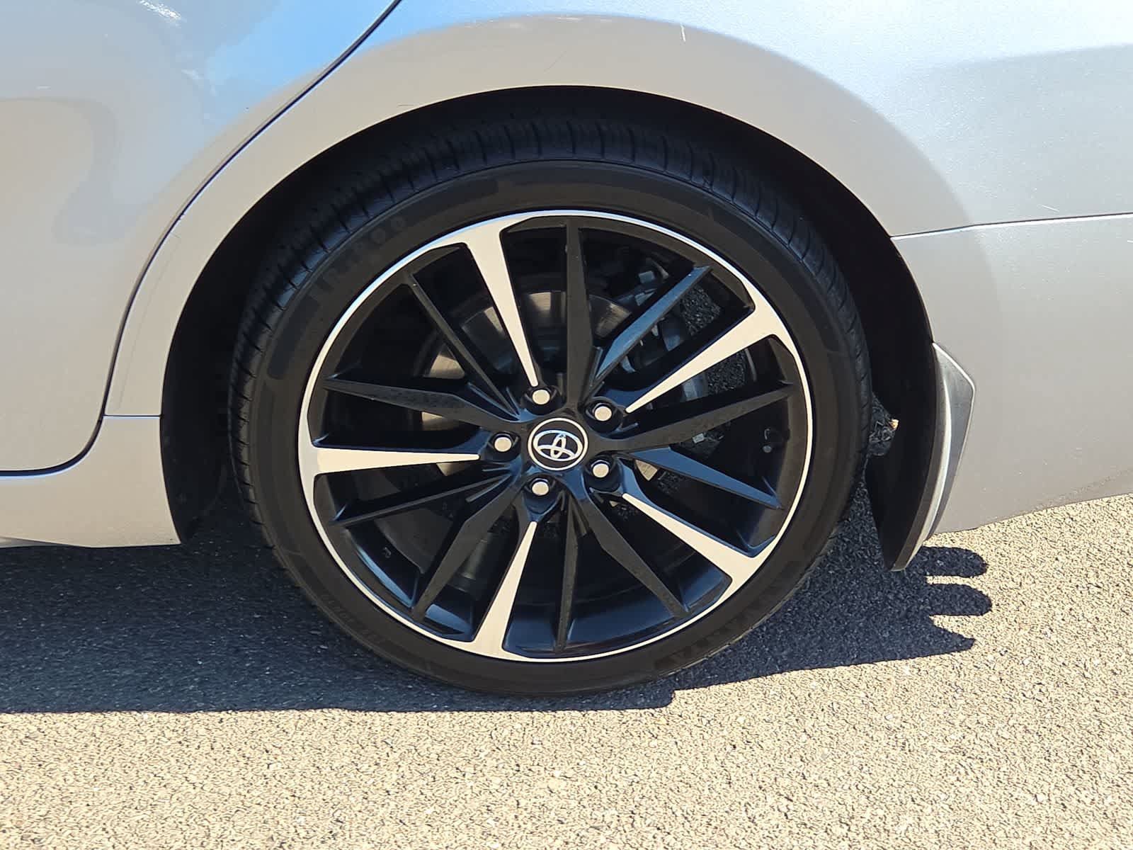 Used 2020 Toyota Camry XSE FWD image 16