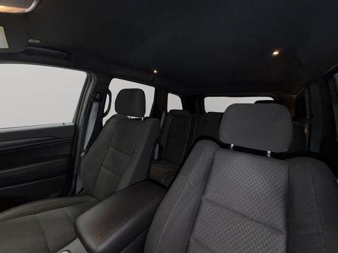 Used 2021 Jeep Grand Cherokee Laredo image 5