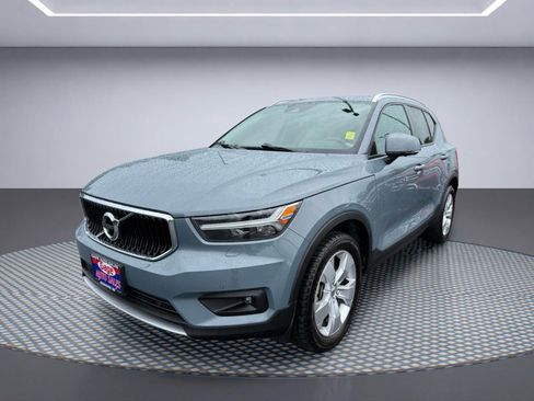 Used 2022 Volvo XC40 T5 Momentum AWD/4WD image 2