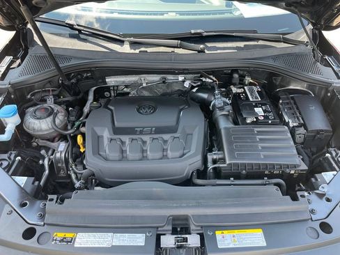Used 2022 Volkswagen Tiguan SE w/ Panoramic Sunroof Package AWD/4WD image 35