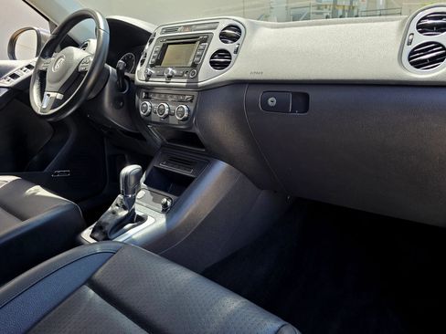 Used 2014 Volkswagen Tiguan SEL FWD image 25