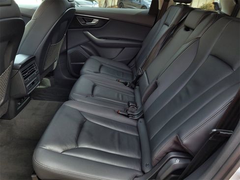 Used 2022 Audi Q7 3.0T Premium Plus image 13