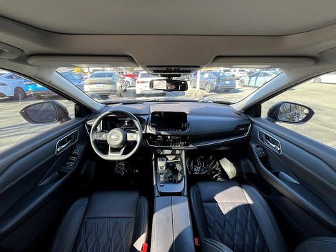 Certified 2023 Nissan Rogue Platinum w/ Platinum Premium Package image 16