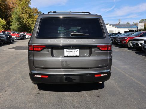 Used 2022 Jeep Wagoneer Series III w/ Convenience Group I image 6