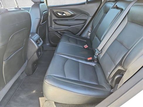 Used 2024 GMC Terrain SLT FWD image 11
