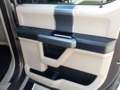 Used 2015 Ford F150 XLT w/ Equipment Group 301A Mid RWD image 7