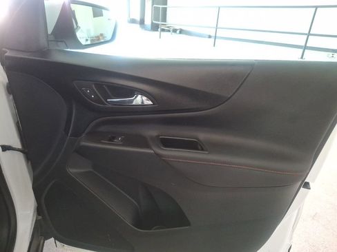 Used 2022 Chevrolet Equinox RS FWD image 22