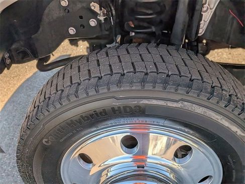 Used 2021 Ford F450 Platinum w/ Camper Package image 11