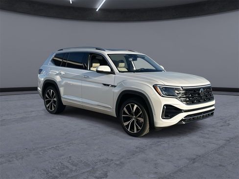 New 2026 Volkswagen Atlas SEL Premium R-Line image 2