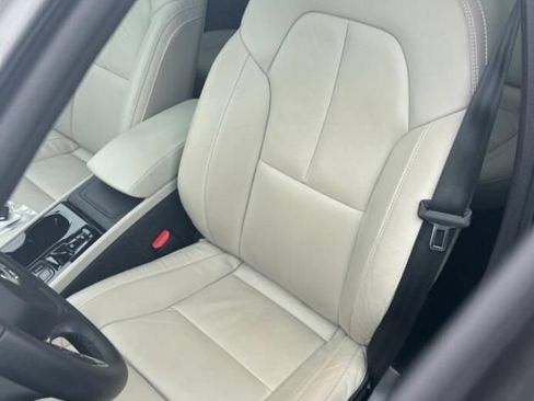 Used 2023 Volvo XC40 B5 Ultimate w/ Protection Package Premier AWD/4WD image 4