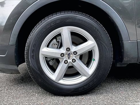 Used 2019 Ford Explorer XLT w/ Class III Trailer Tow Package FWD image 34
