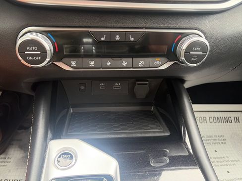 Used 2025 Nissan Altima 2.5 SL FWD image 18