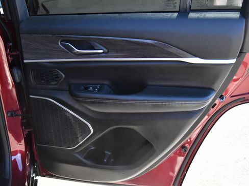 Used 2022 Jeep Grand Cherokee Limited 4xe w/ MOPAR Finishing Package image 47