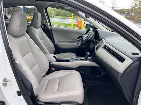 Used 2019 Honda HR-V EX-L image 9