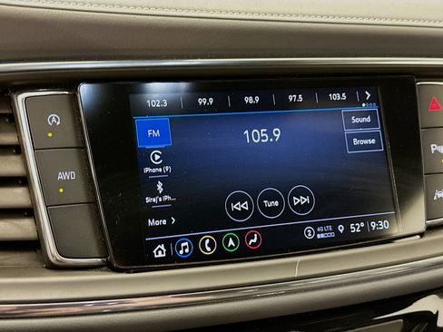 Used 2024 Buick Enclave Premium image 21