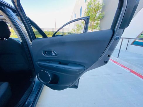 Used 2019 Honda HR-V EX image 22