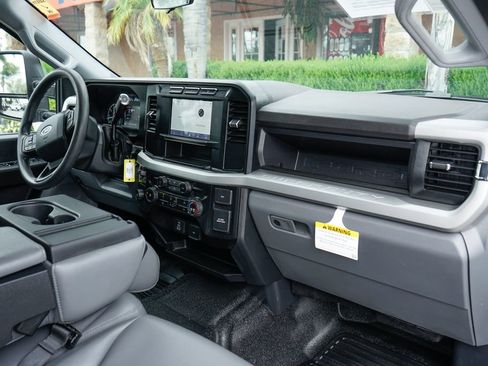 Used 2024 Ford F250 XL w/ XL Chrome Package RWD image 36