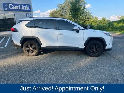Used 2021 Toyota RAV4 XLE w/ Convenience Package AWD/4WD image 8