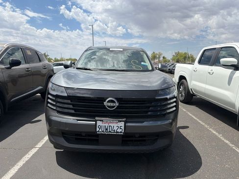 Certified 2025 Nissan Kicks SV FWD image 2