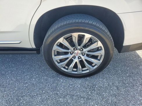 Used 2021 GMC Yukon Denali w/ Denali Premium Package image 19