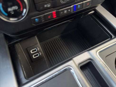 Used 2018 Ford F150 Platinum w/ Equipment Group 701A Luxury image 24