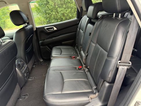 Used 2018 Nissan Pathfinder SL w/ Midnight Edition Package FWD image 26