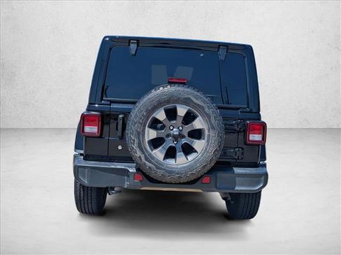 Used 2019 Jeep Wrangler Unlimited Sahara AWD/4WD image 6