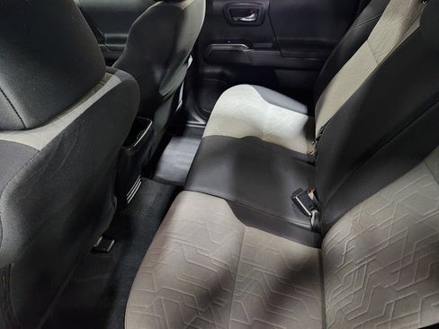 Used 2022 Toyota Tacoma TRD Sport w/ Technology Package RWD image 50