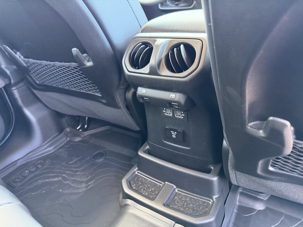 New 2026 Jeep Wrangler Unlimited Sahara AWD/4WD image 39