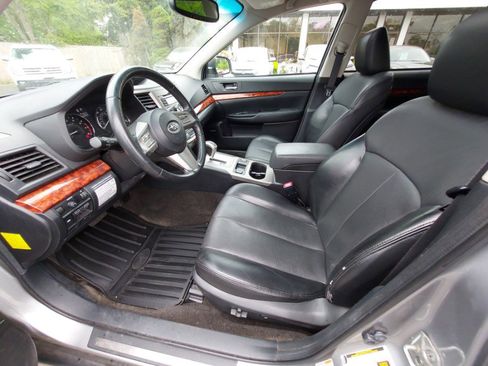 Used 2011 Subaru Outback 2.5i Limited w/ PWR Moonroof Pkg AWD/4WD image 7