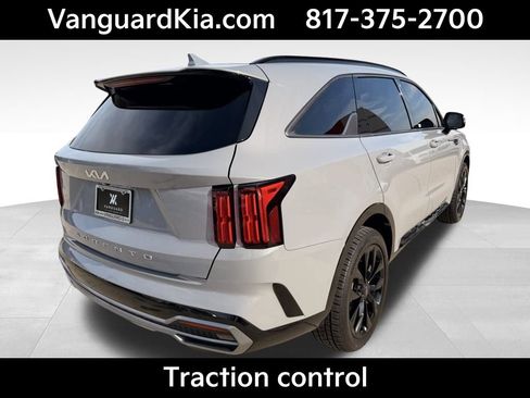 Certified 2022 Kia Sorento SX image 4
