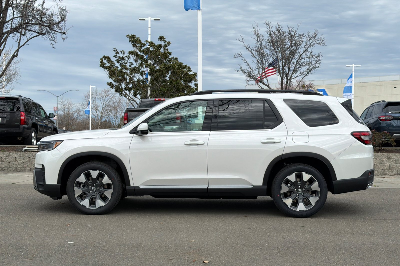 New 2026 Honda Pilot Touring image 7