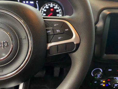 Used 2023 Jeep Renegade Latitude AWD/4WD image 22