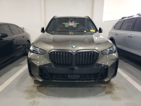 Certified 2024 BMW X5 xDrive40i w/ M Sport Package image 2