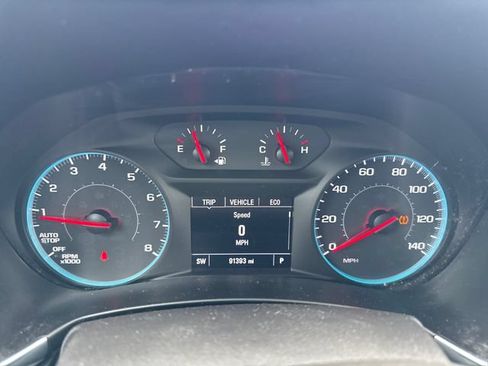 Used 2018 Chevrolet Equinox LT AWD/4WD image 17